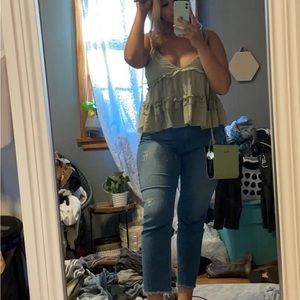 Meet your Posher, Leilani